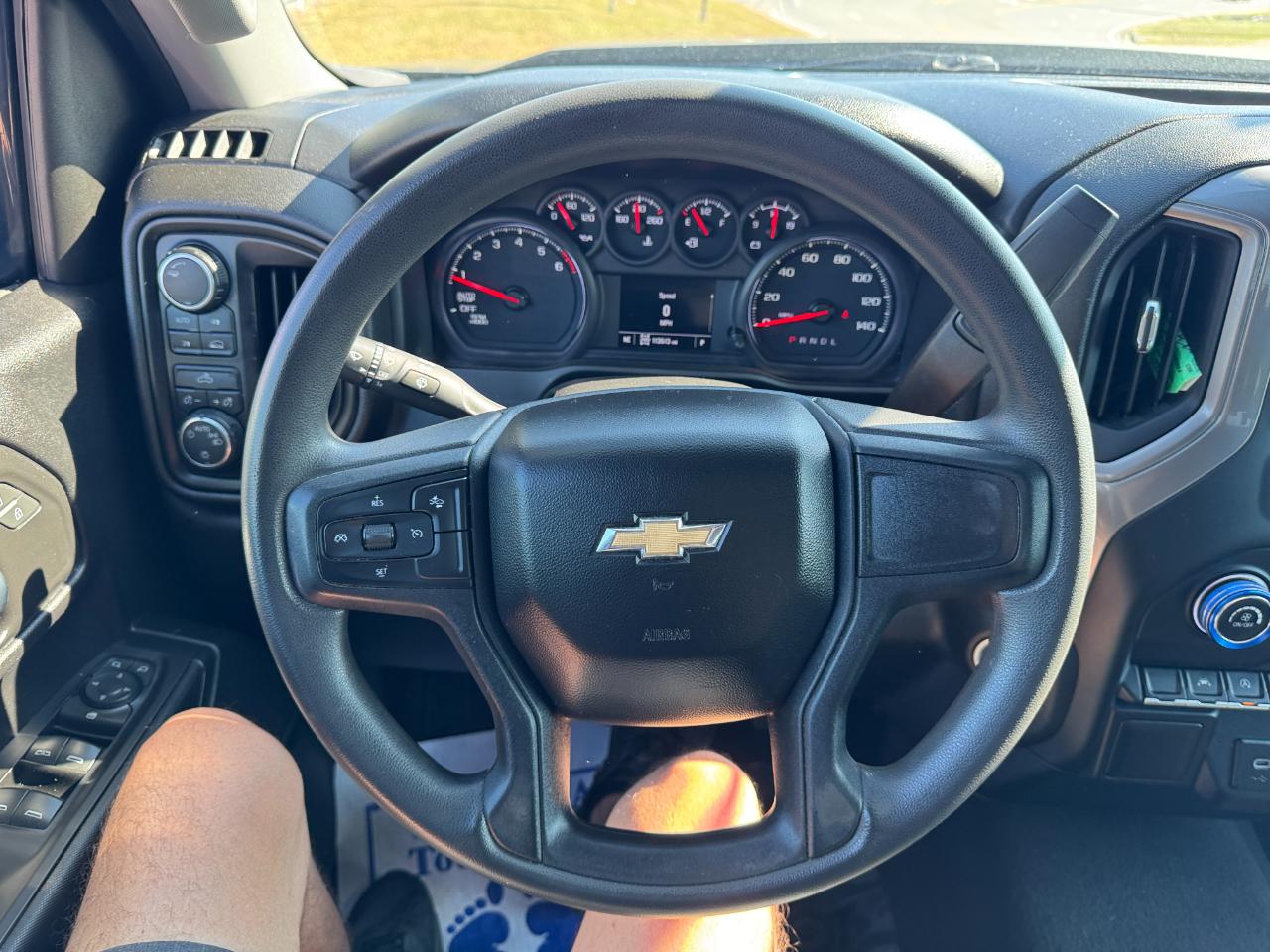 Chevrolet Silverado 1500 Custom Crew Cab 4WD 2023