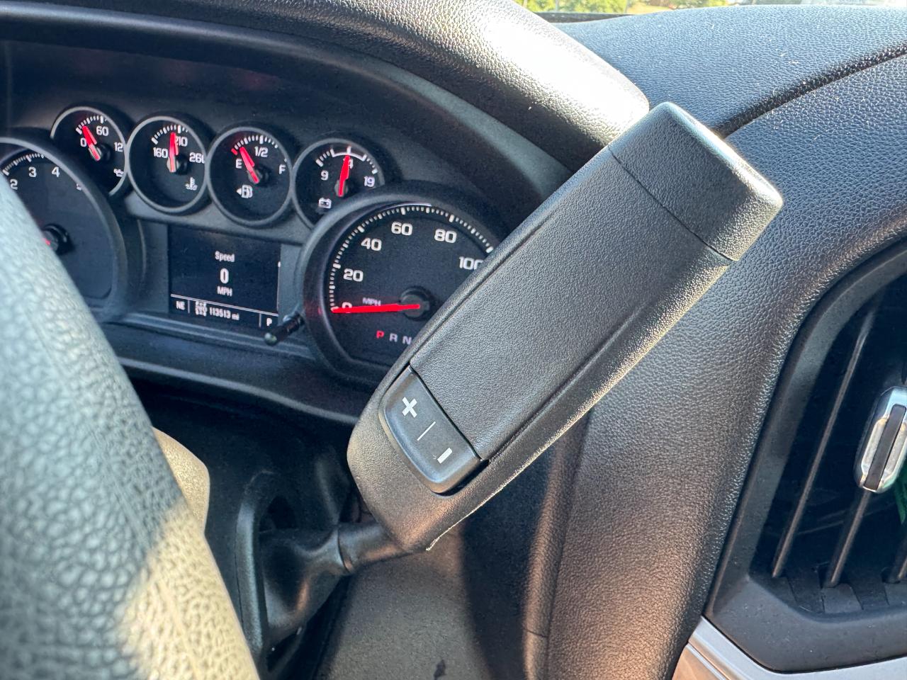 Chevrolet Silverado 1500 Custom Crew Cab 4WD 2023
