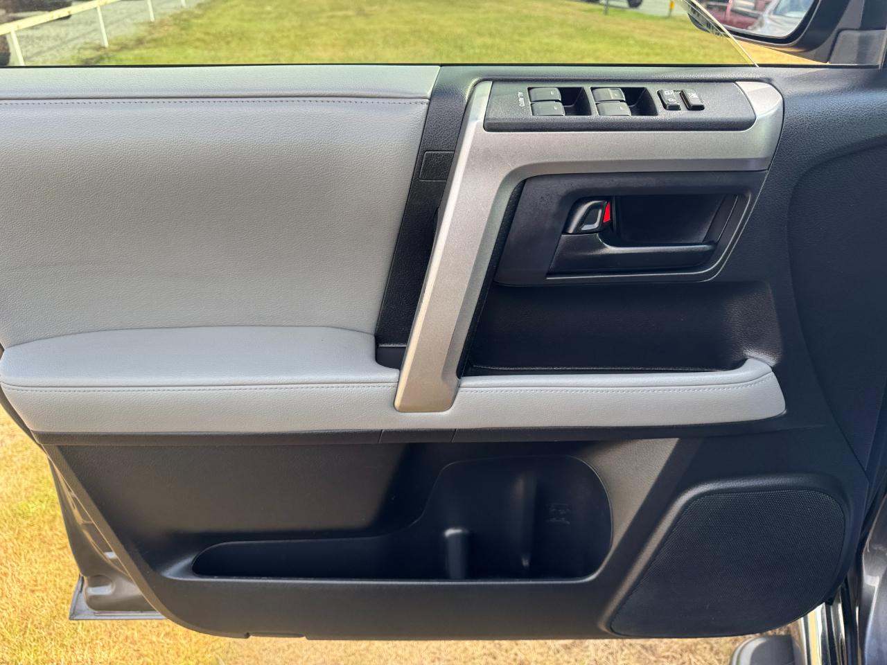 Toyota 4Runner SR5 2WD 2013