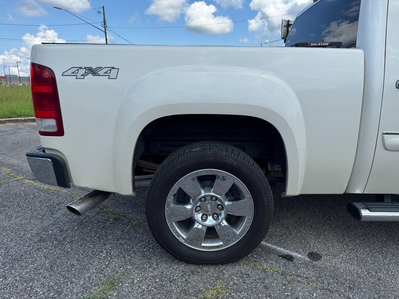 GMC Sierra 1500 SLT Crew Cab 4WD 2011