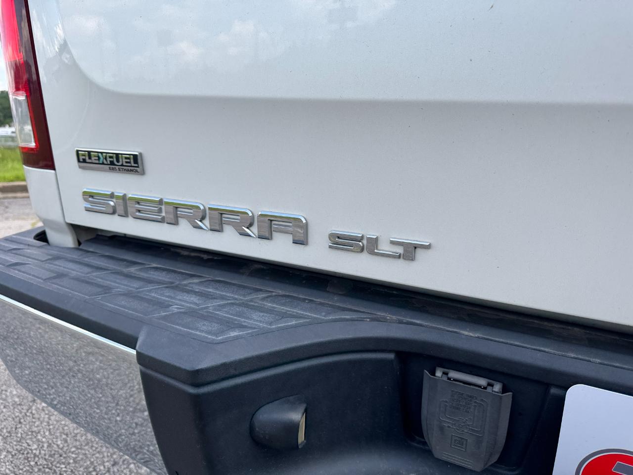 GMC Sierra 1500 SLT Crew Cab 4WD 2011