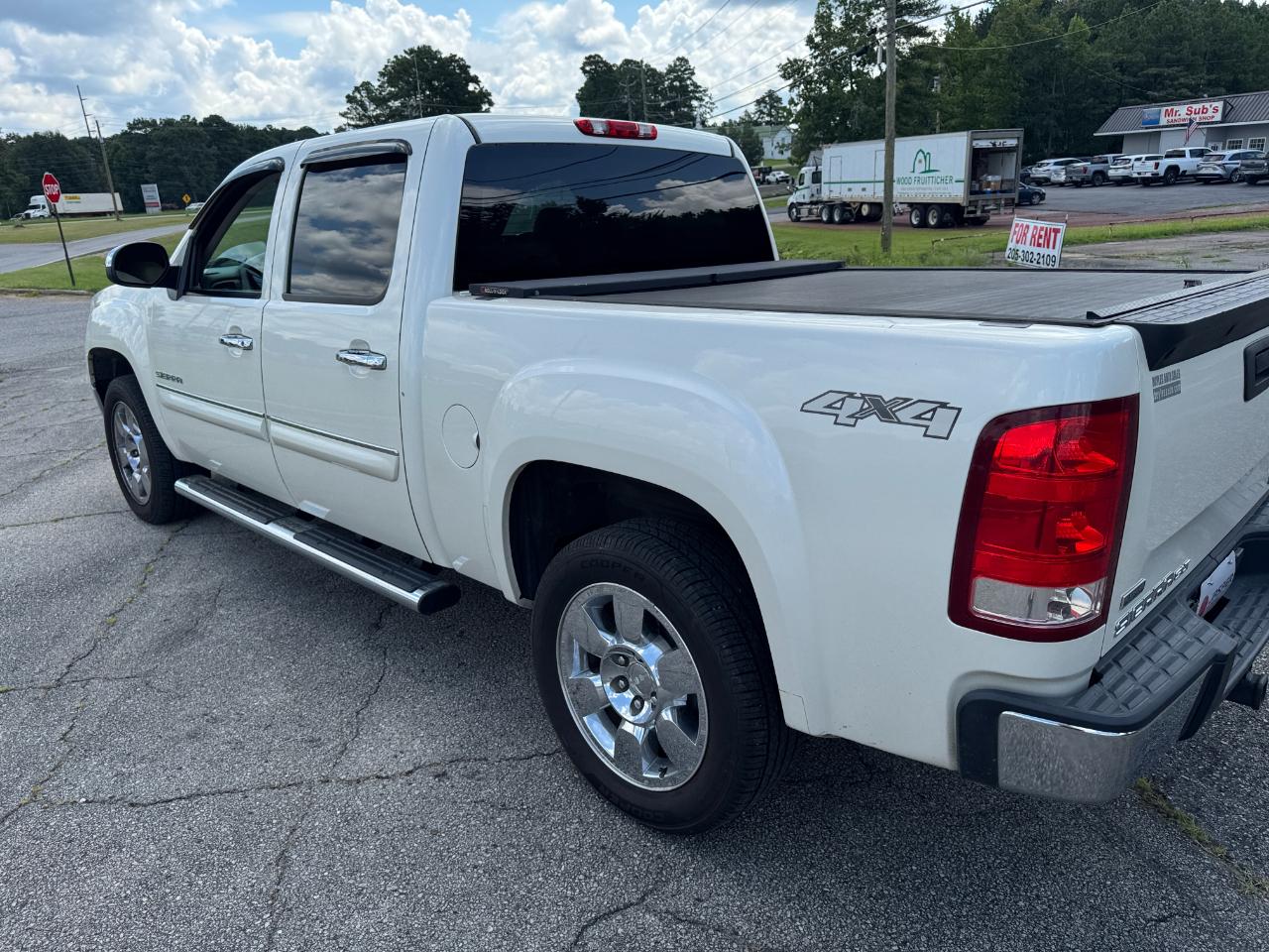 GMC Sierra 1500 SLT Crew Cab 4WD 2011