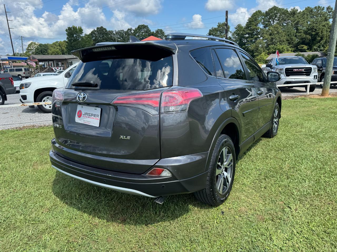 Toyota RAV4 XLE FWD 2017