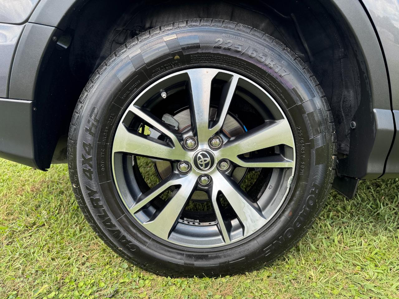 Toyota RAV4 XLE FWD 2017