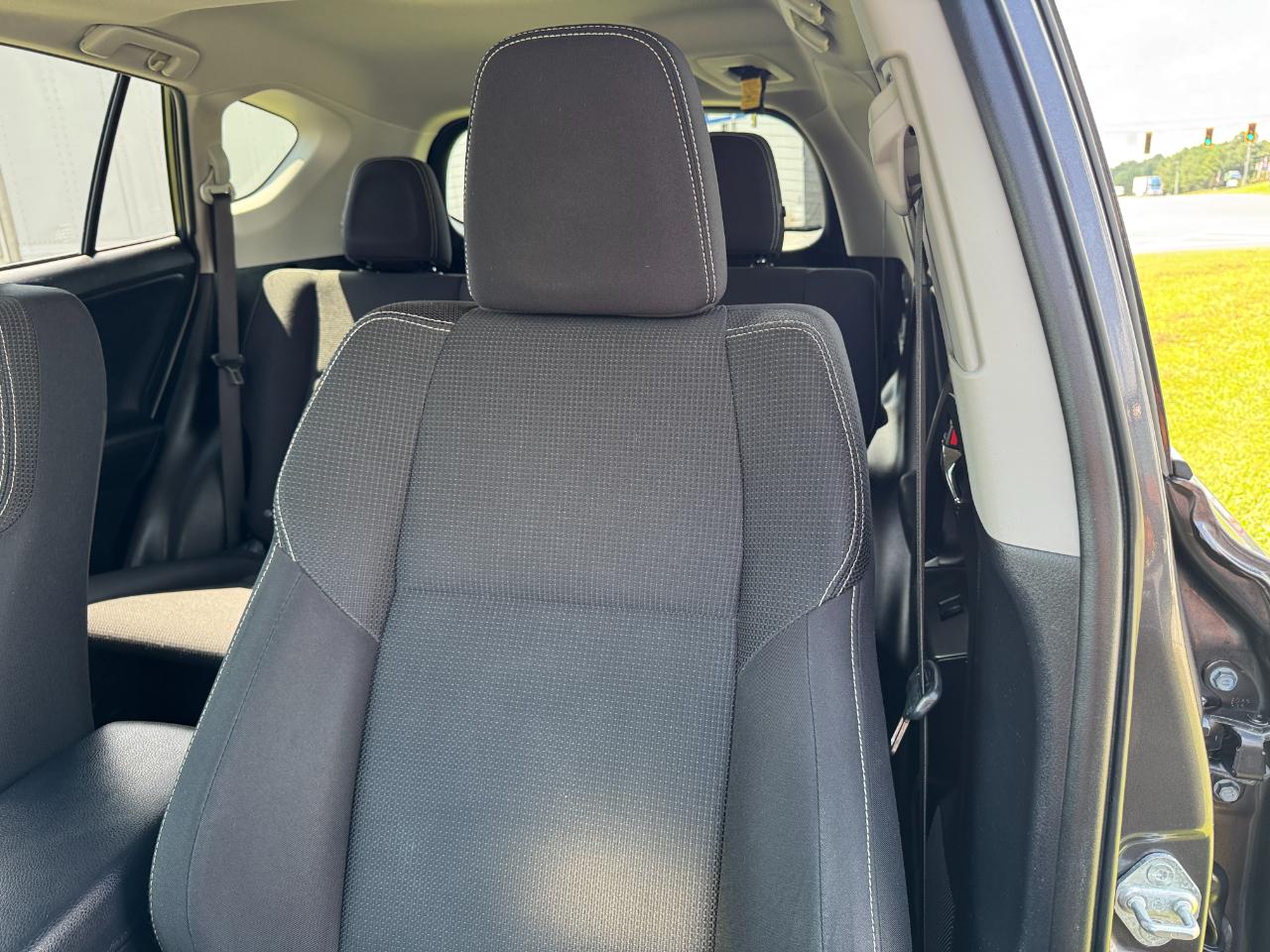 Toyota RAV4 XLE FWD 2017