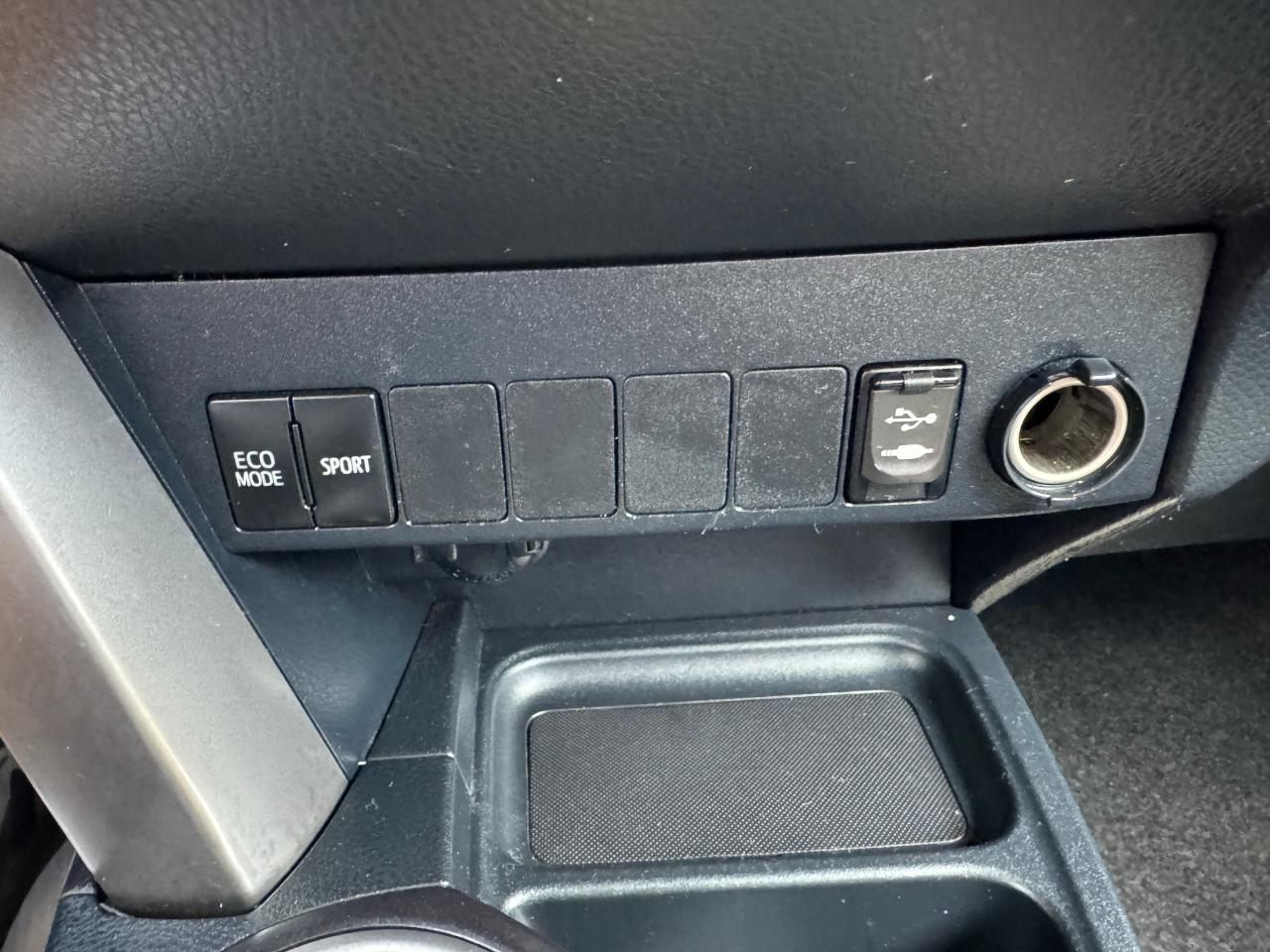 Toyota RAV4 XLE FWD 2017