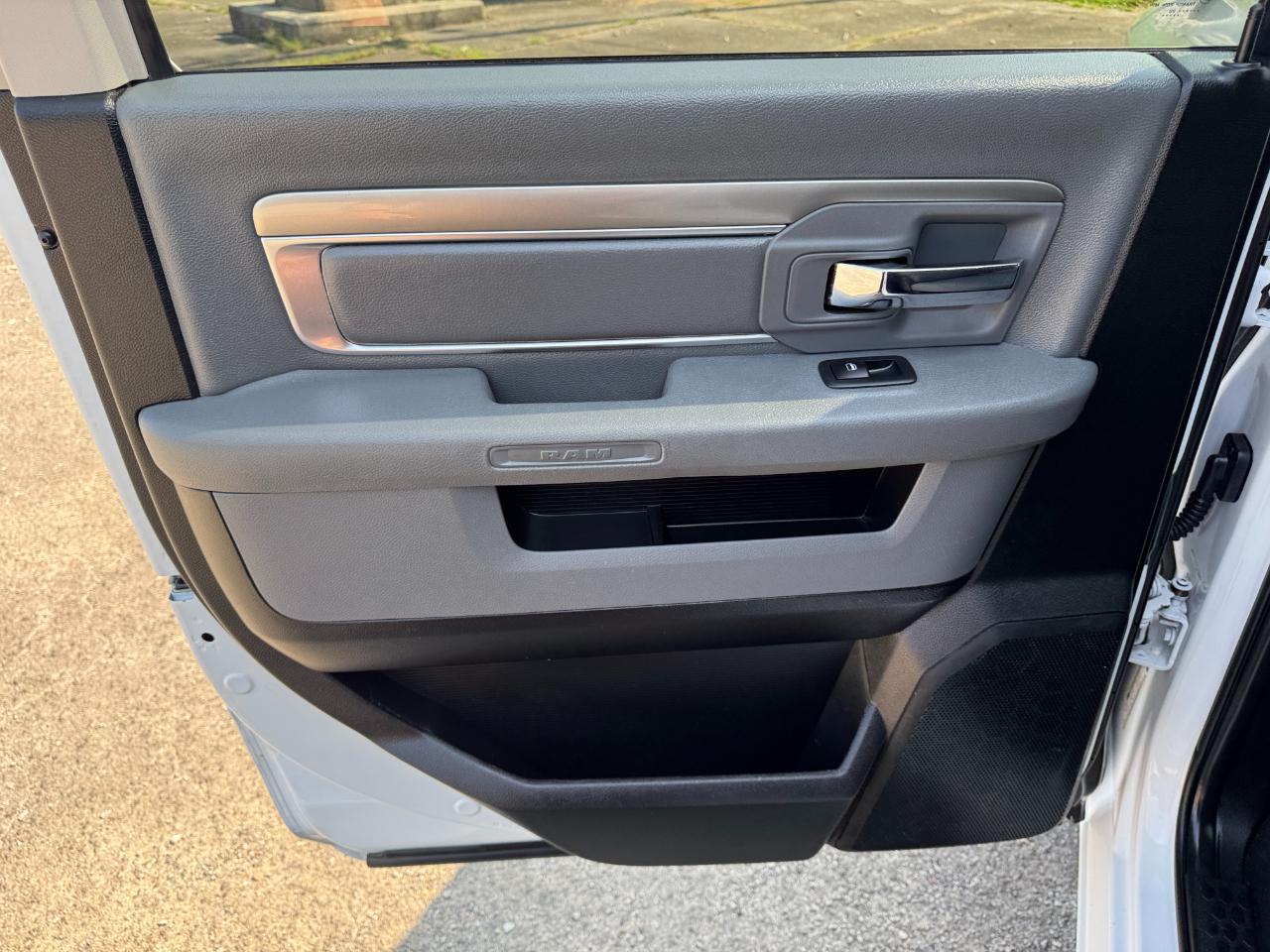 RAM 1500 Classic SLT Crew Cab LWB 2WD 2020