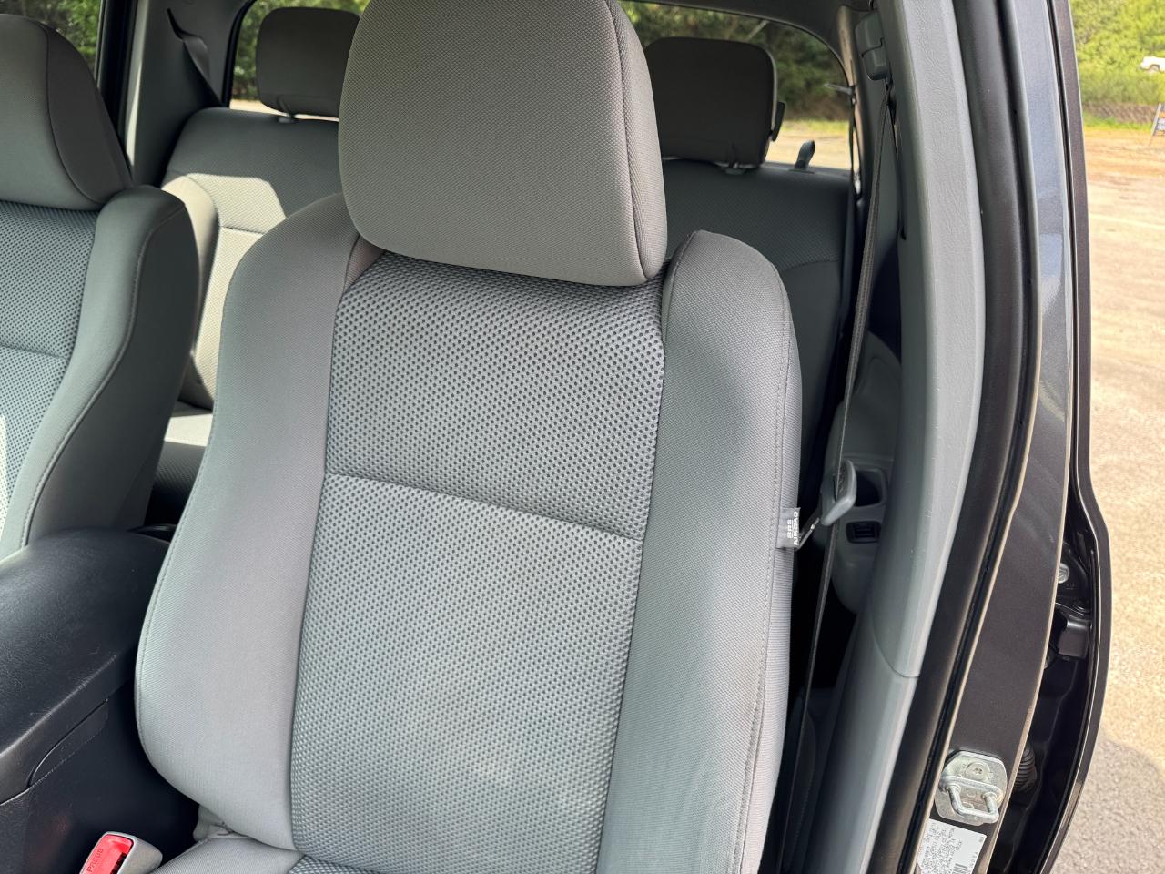 Toyota Tacoma TRD Sport Double Cab 5' Bed V6 4x4 AT (Natl) 2012
