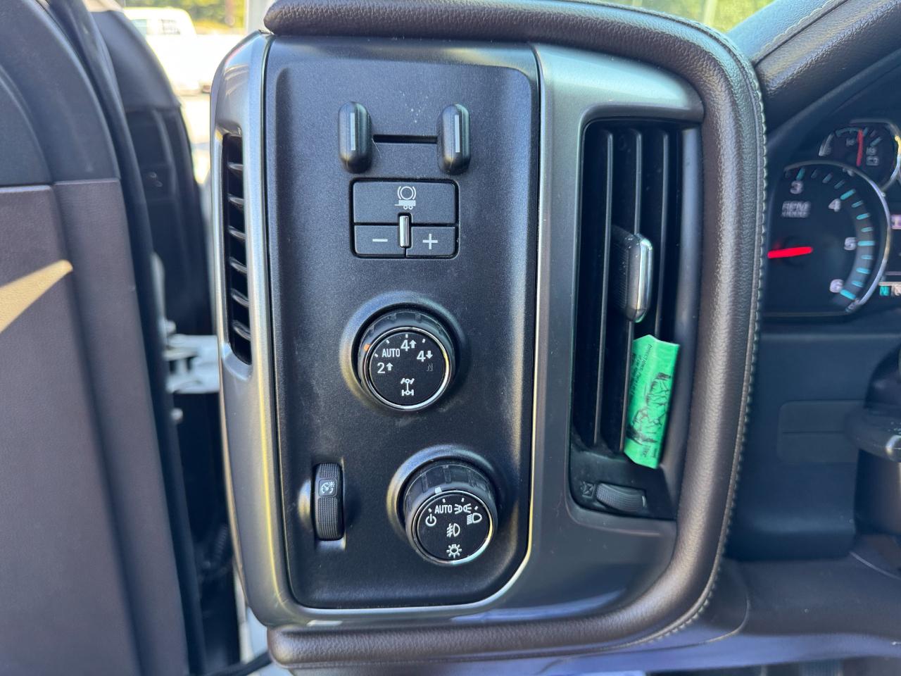 Chevrolet Silverado 1500 LTZ Crew Cab 4WD 2015