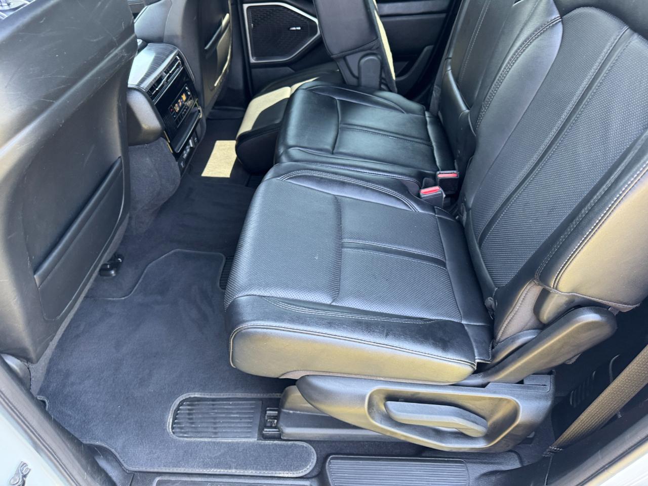 Jeep Wagoneer Series II 2024