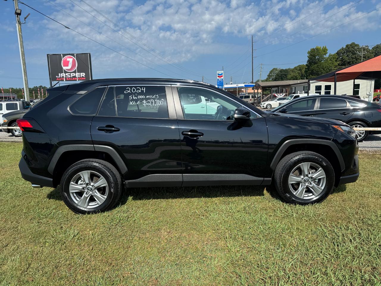 Toyota RAV4 XLE 2024