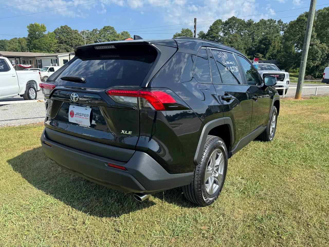 Toyota RAV4 XLE 2024
