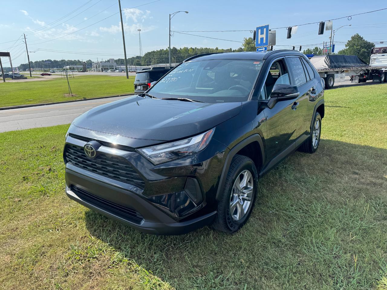 Toyota RAV4 XLE 2024