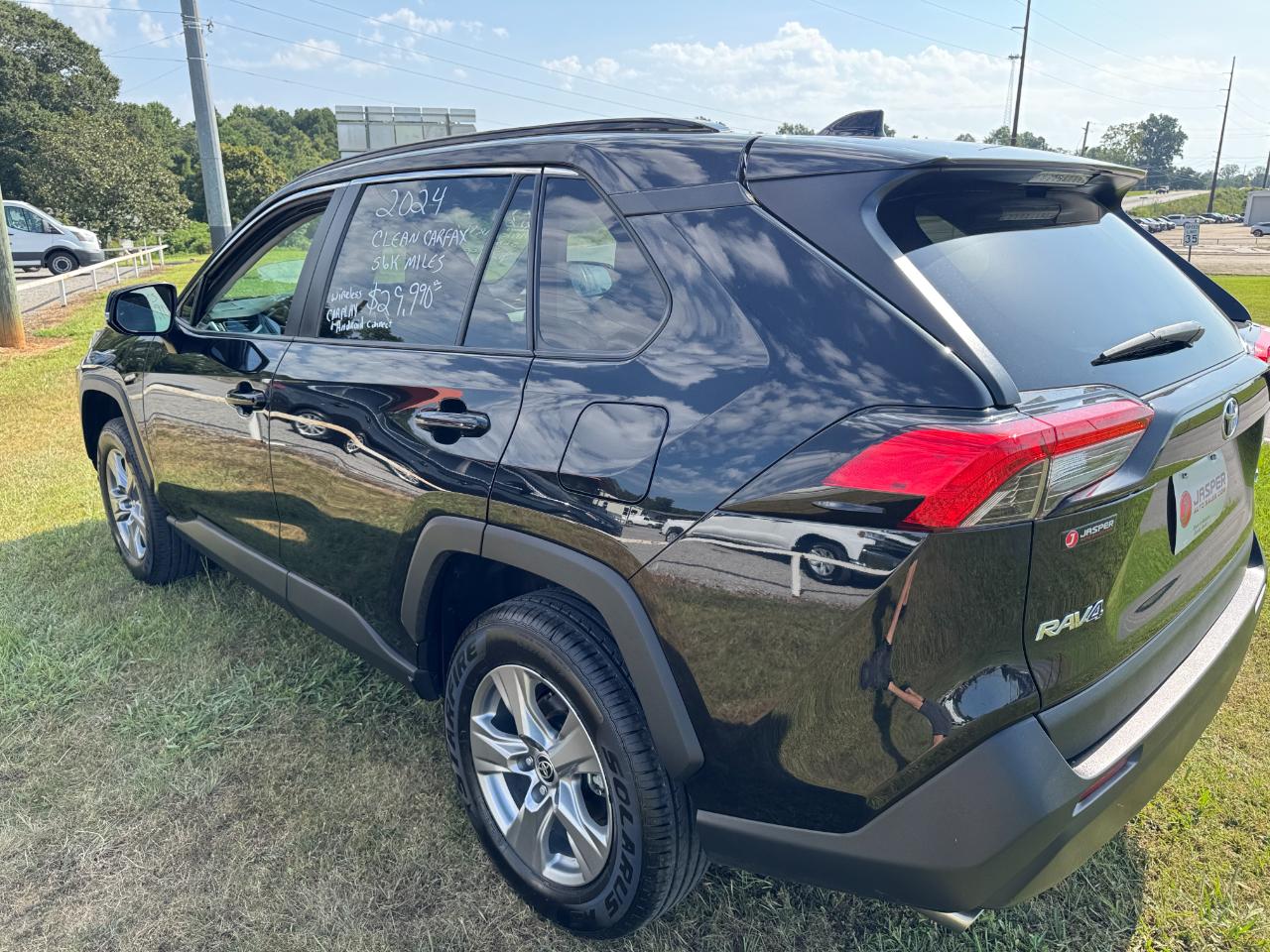 Toyota RAV4 XLE 2024