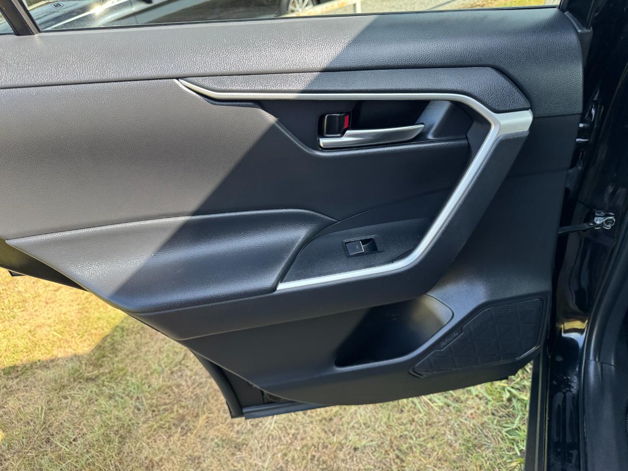 Toyota RAV4 XLE 2024