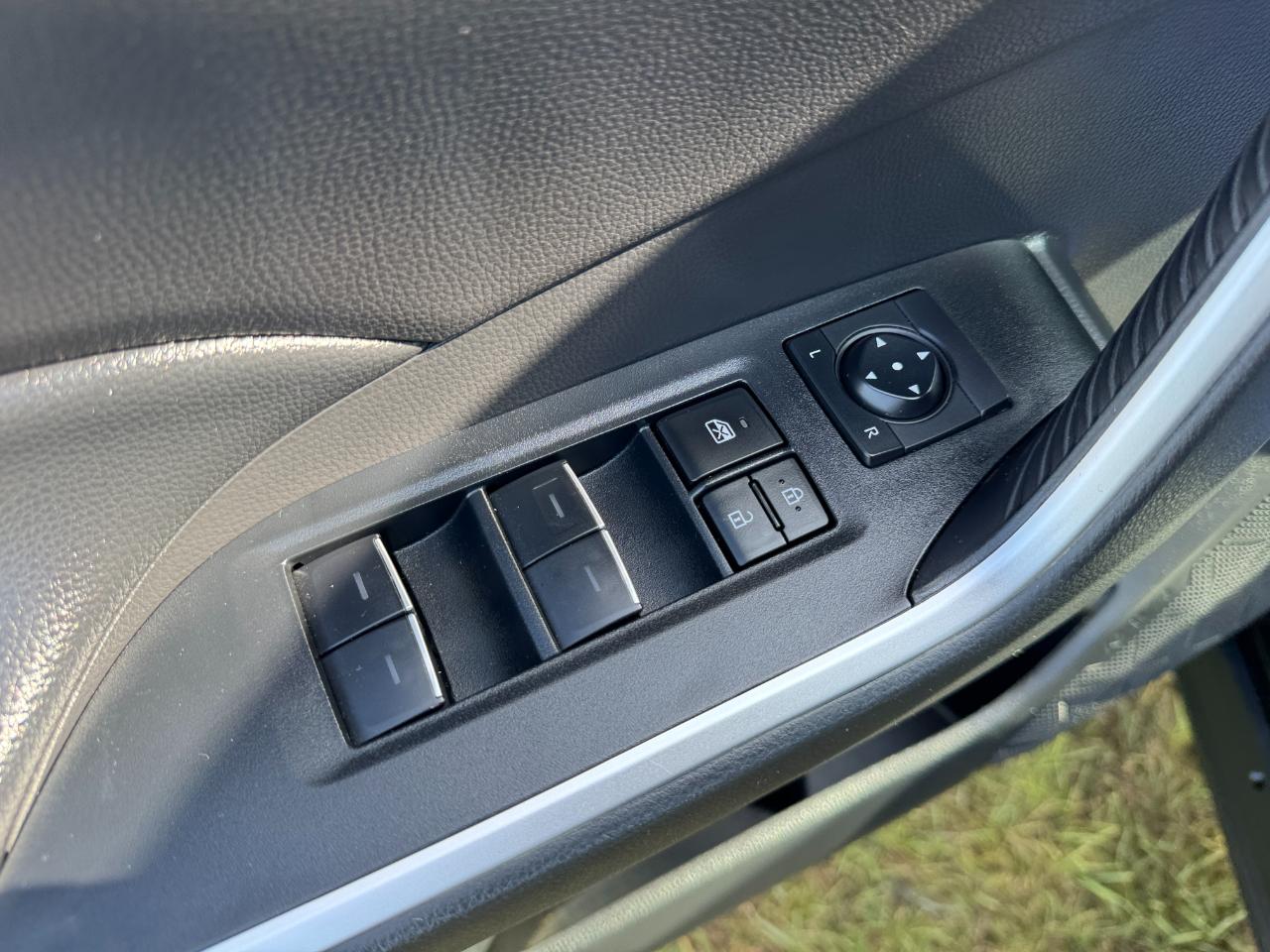 Toyota RAV4 XLE 2024