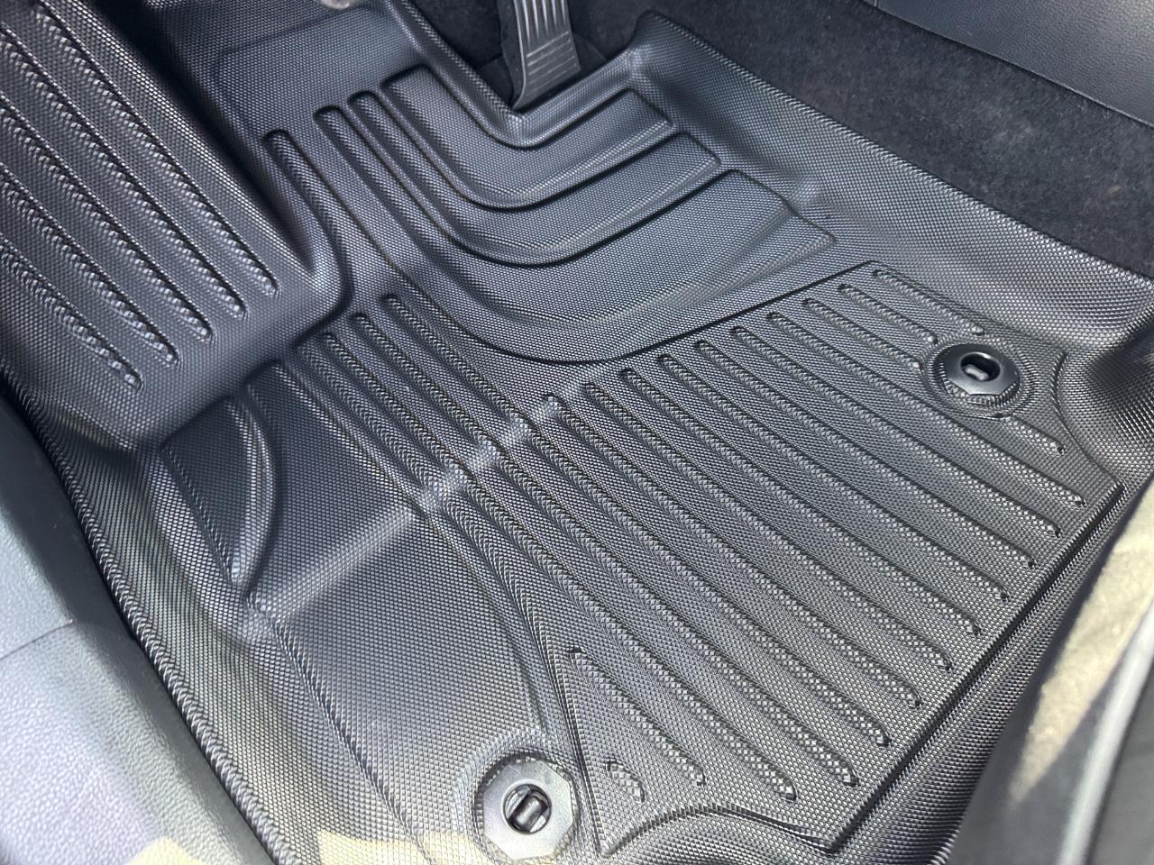 Toyota RAV4 XLE 2024