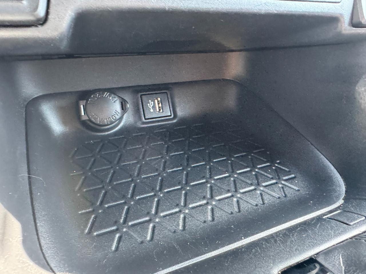 Toyota RAV4 XLE 2024
