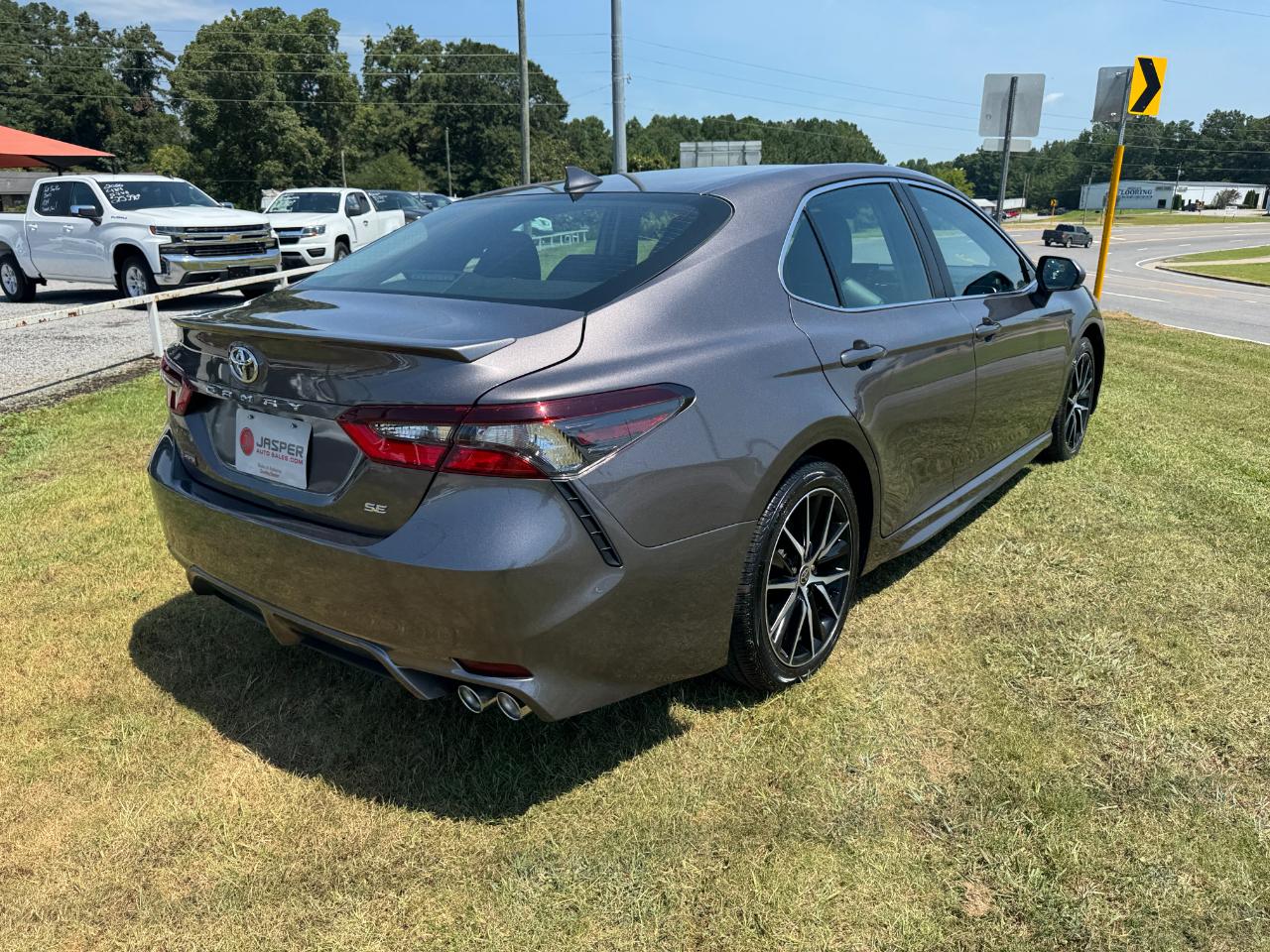 Toyota Camry SE 2022