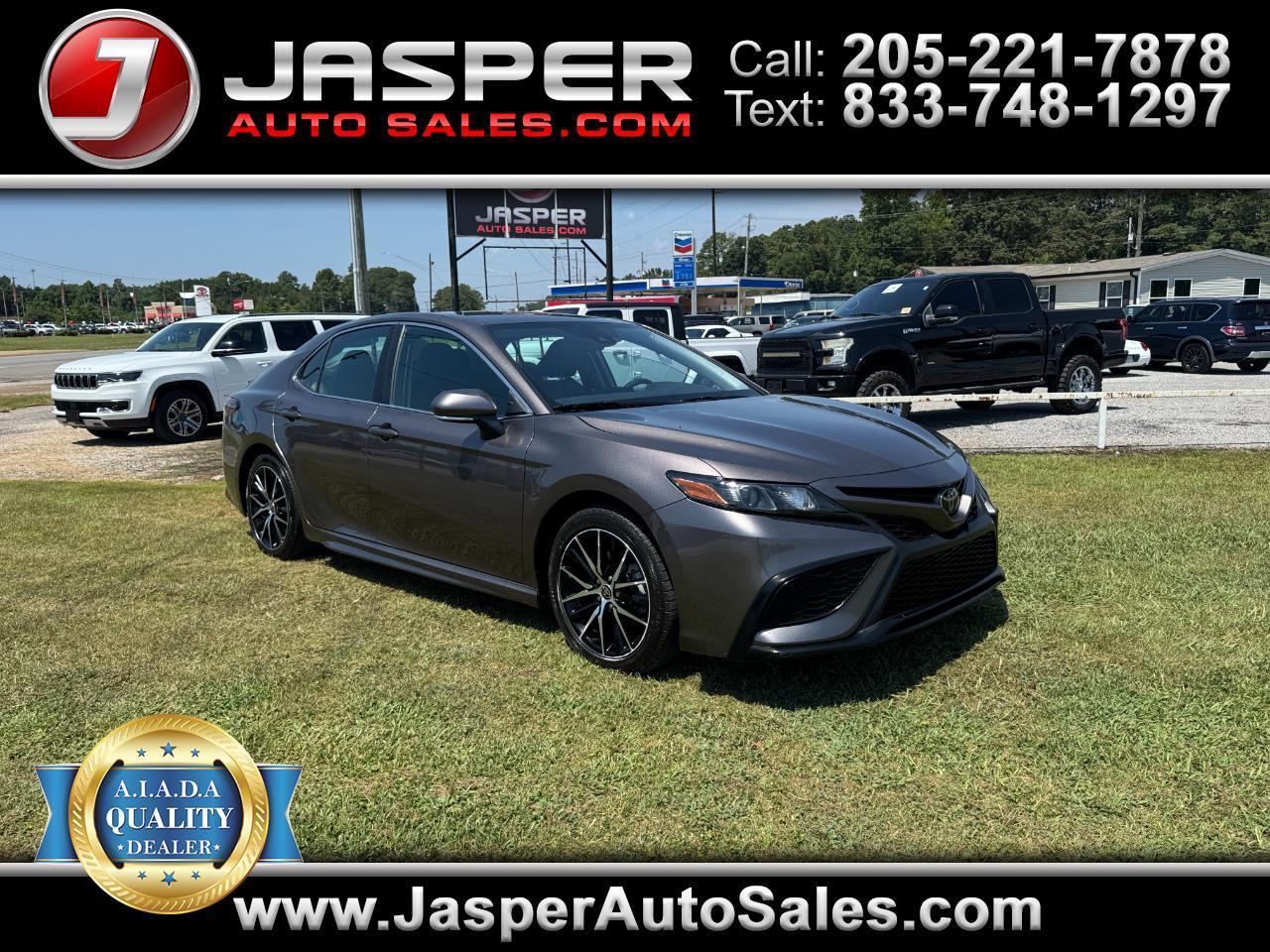 Toyota Camry SE 2022