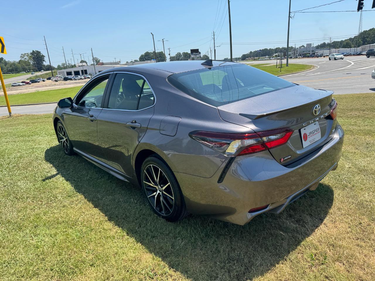Toyota Camry SE 2022