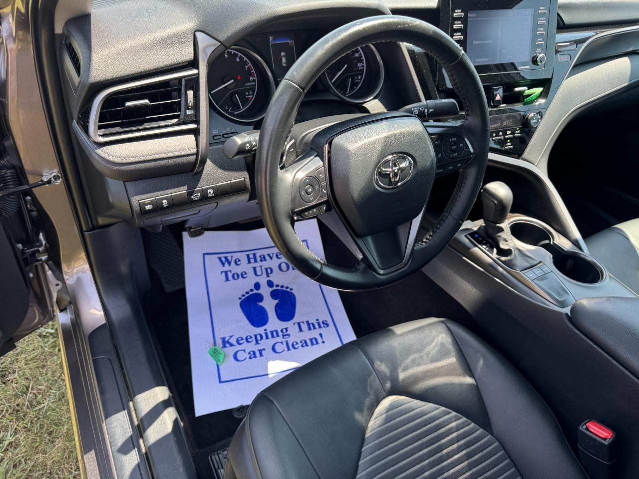 Toyota Camry SE 2022