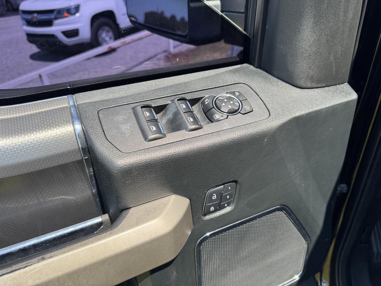 Ford F-150 Lariat SuperCrew 5.5-ft. Bed 2WD 2016