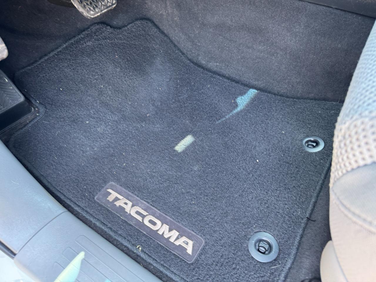 Toyota Tacoma PreRunner Double Cab V6 Auto 2WD 2012