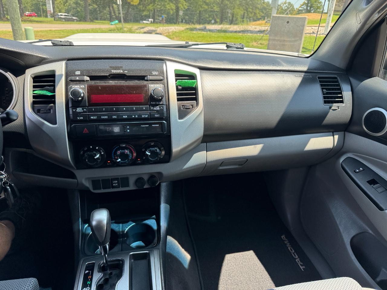 Toyota Tacoma PreRunner Double Cab V6 Auto 2WD 2012