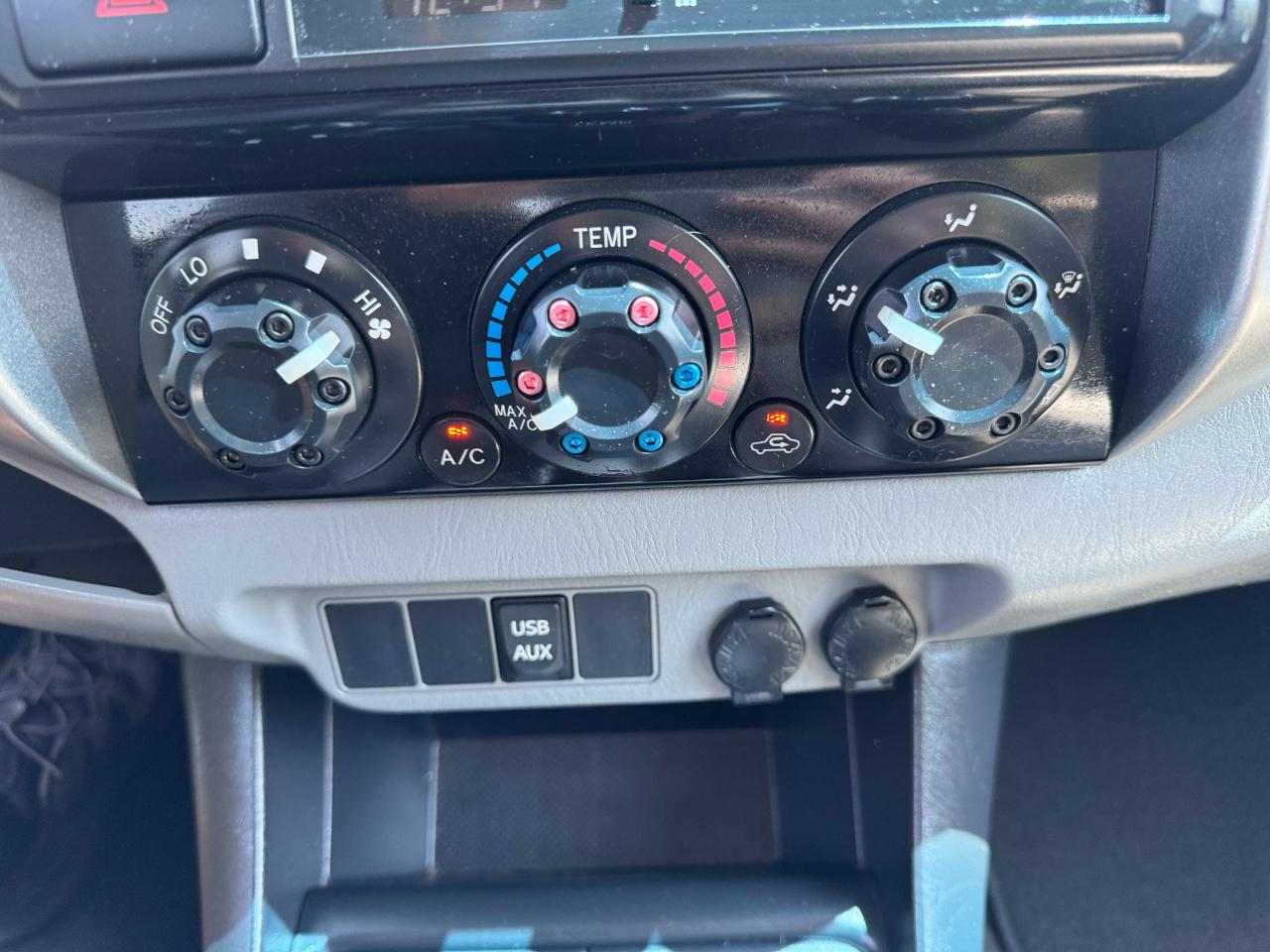 Toyota Tacoma PreRunner Double Cab V6 Auto 2WD 2012
