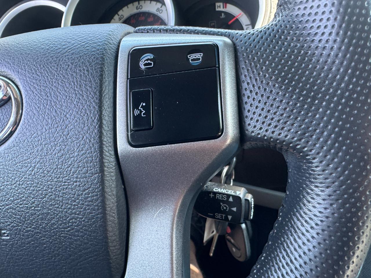 Toyota Tacoma PreRunner Double Cab V6 Auto 2WD 2012