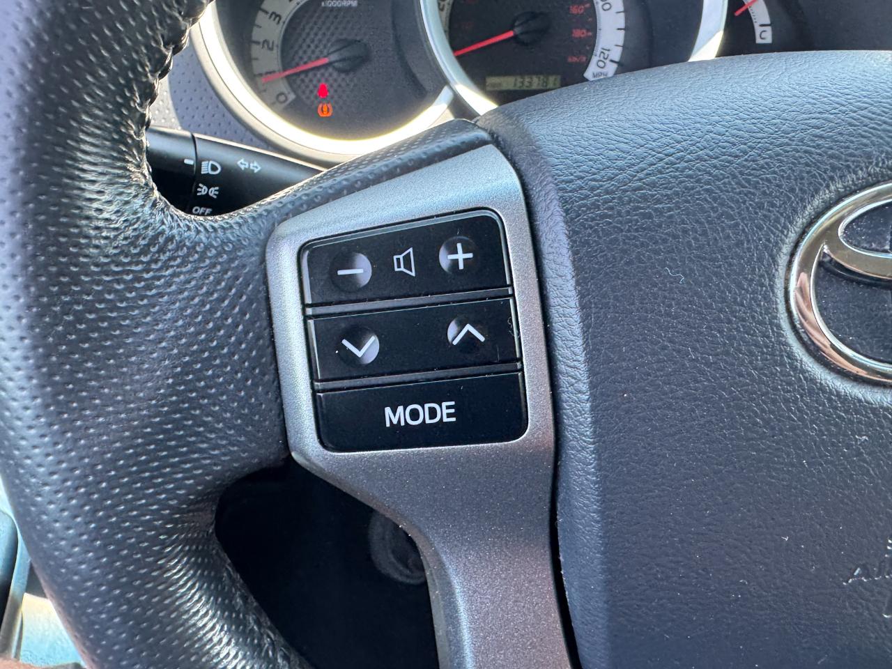 Toyota Tacoma PreRunner Double Cab V6 Auto 2WD 2012
