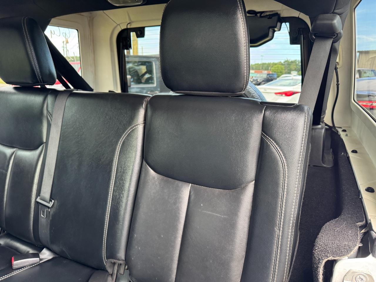 Jeep Wrangler Unlimited Sahara 4WD 2014