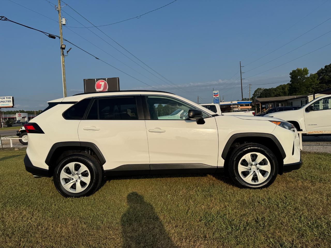 Toyota RAV4 LE 2020