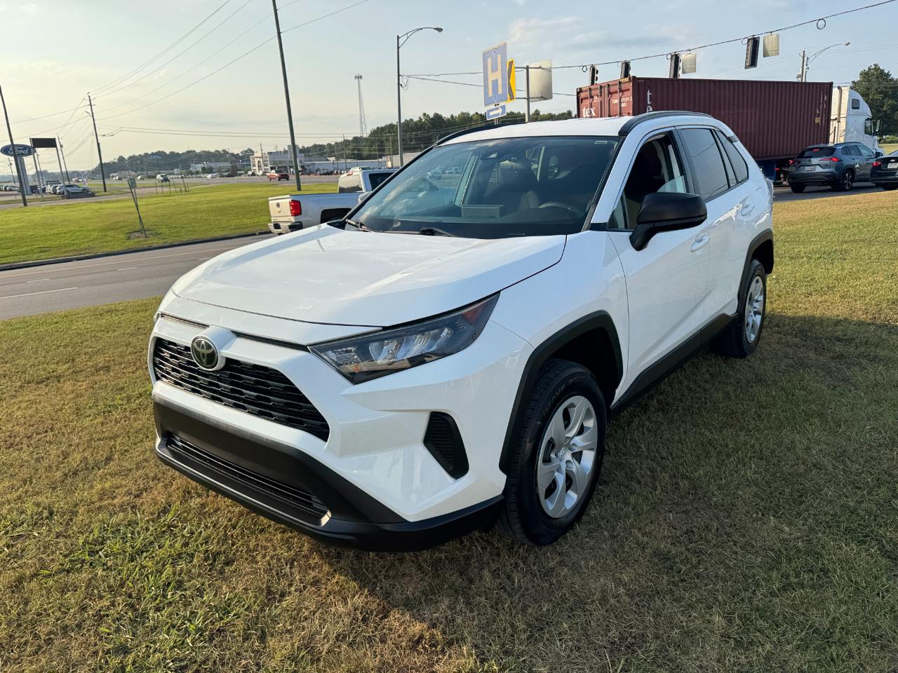 Toyota RAV4 LE 2020