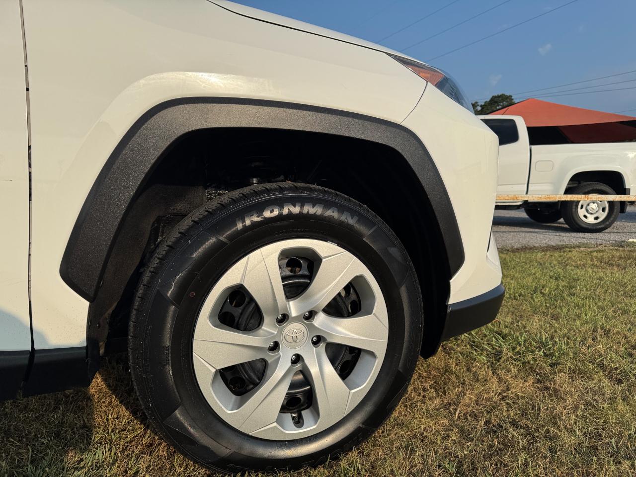 Toyota RAV4 LE 2020