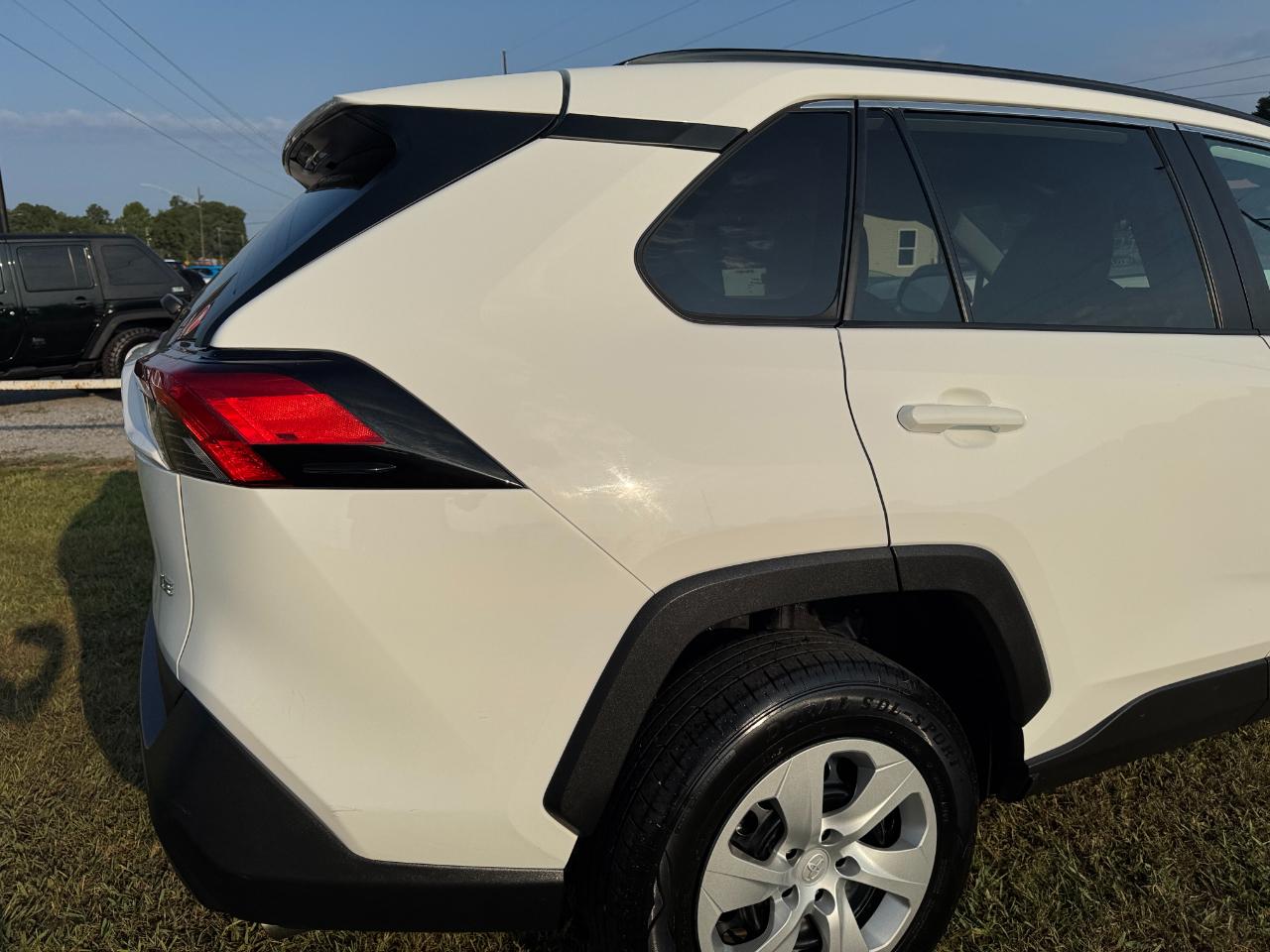 Toyota RAV4 LE 2020