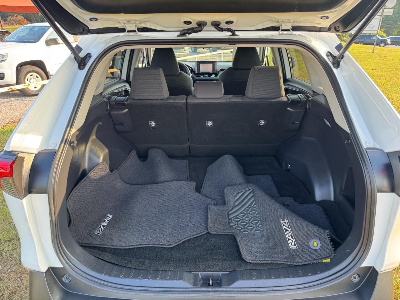 Toyota RAV4 LE 2020