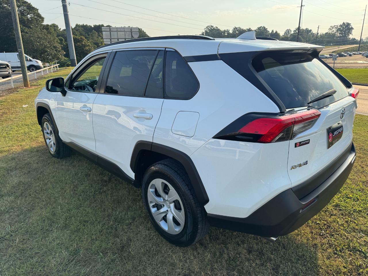 Toyota RAV4 LE 2020