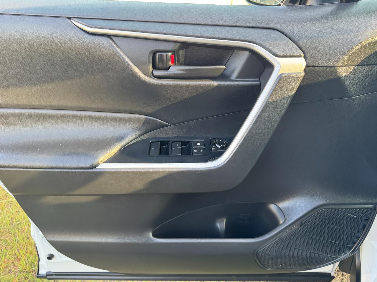 Toyota RAV4 LE 2020