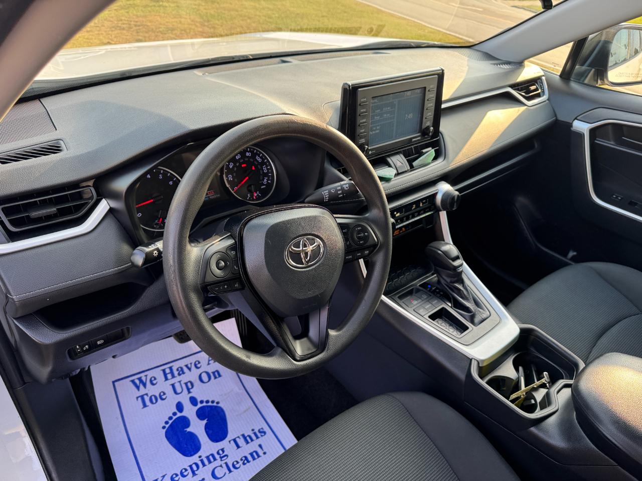 Toyota RAV4 LE 2020