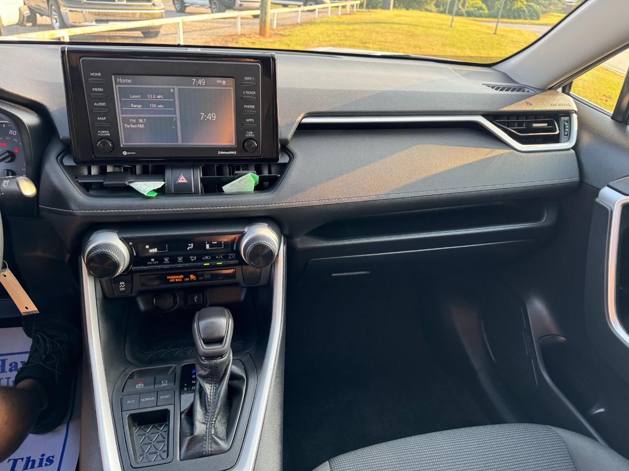 Toyota RAV4 LE 2020