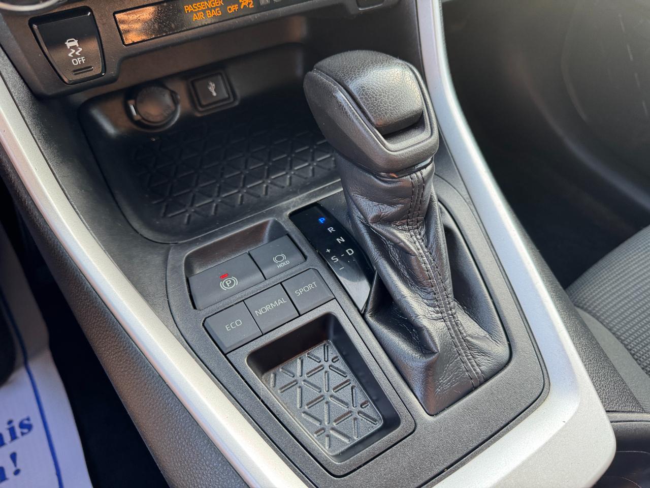 Toyota RAV4 LE 2020
