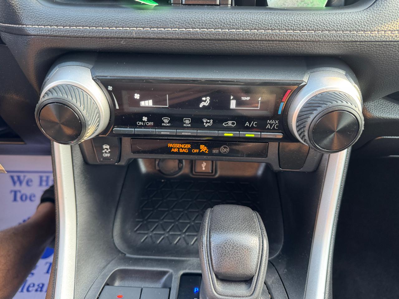 Toyota RAV4 LE 2020