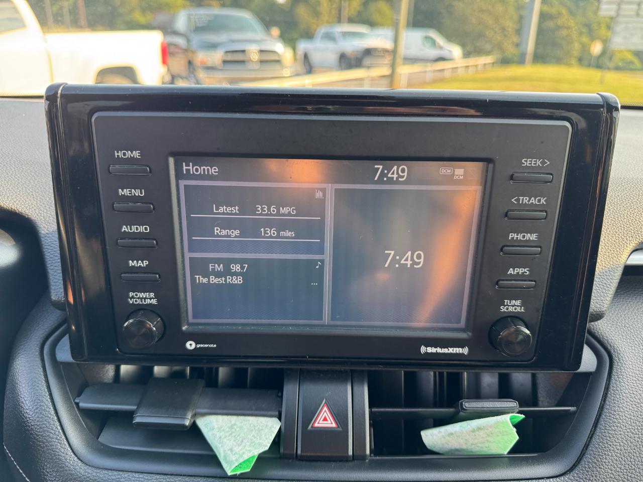 Toyota RAV4 LE 2020