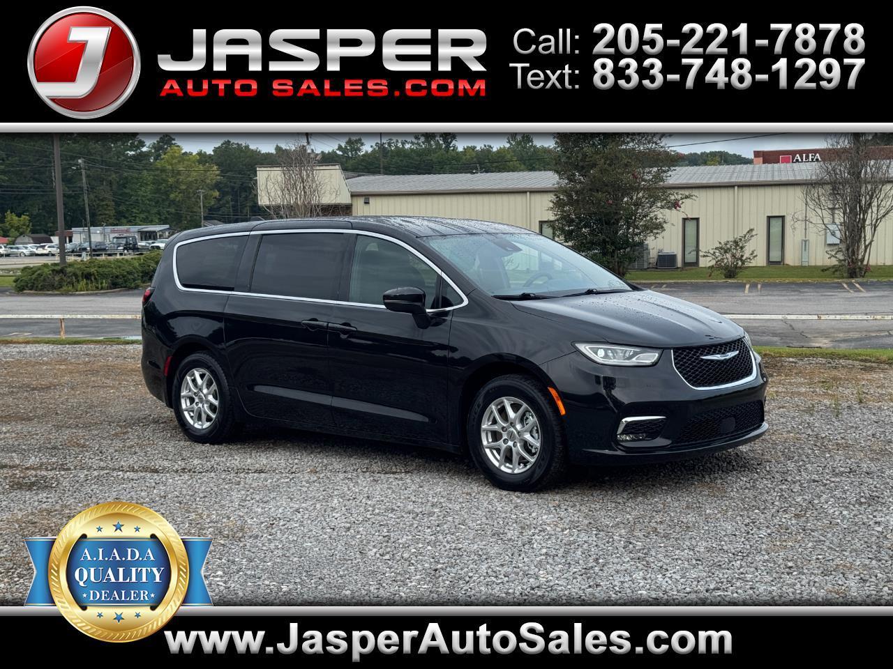 Chrysler Pacifica Touring 2023