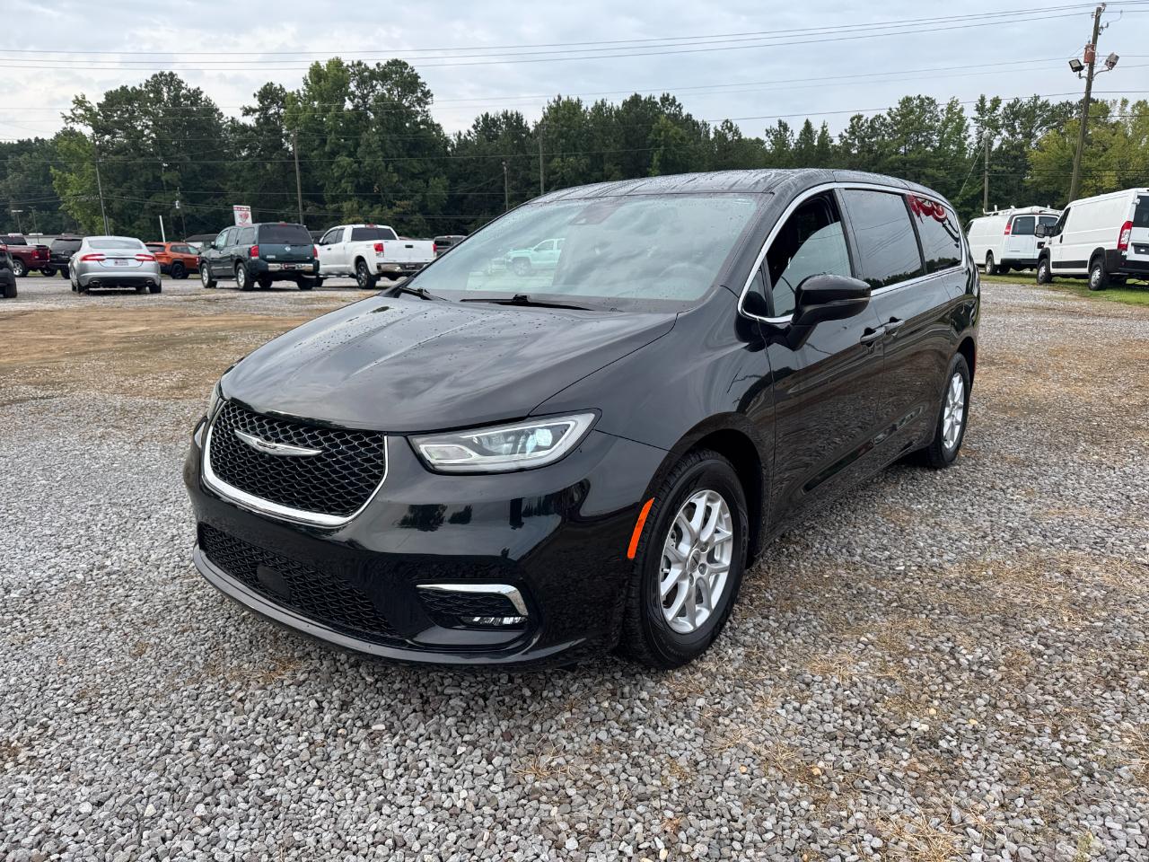 Chrysler Pacifica Touring 2023
