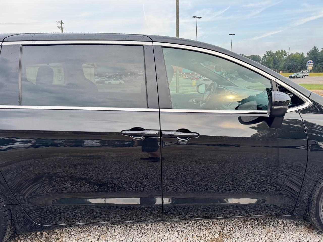 Chrysler Pacifica Touring 2023