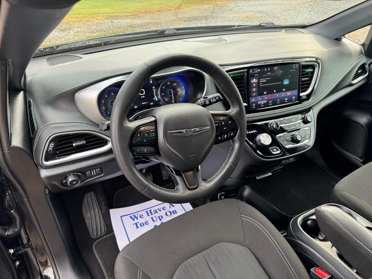 Chrysler Pacifica Touring 2023