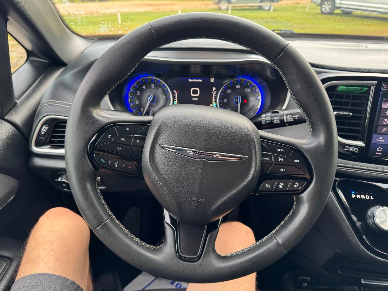 Chrysler Pacifica Touring 2023